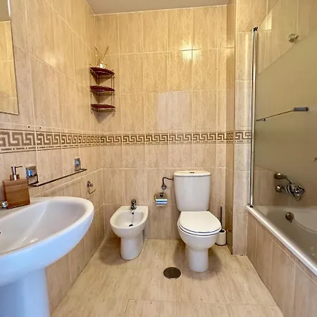 - Playa A 200m Terraza Piscina Padel Apartamento