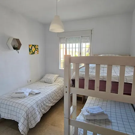 - Playa A 200m Terraza Piscina Padel *