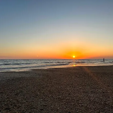 - Playa A 200m Terraza Piscina Padel